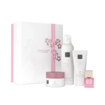 Coffret Rituals The Ritual of Sakura Medium : présentation du coffret ; Mousse de douche 200 ml + Gommage pour le corps 125 g + Crème pour le corps 100 ml + Eau de Parfum 15 ml